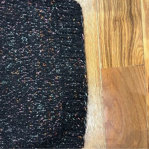 Chic Vintage Black Knit Sweater with Angora Mix - Picture 6 of 9